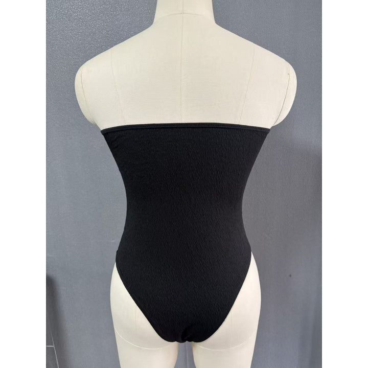 Damen Einteiliger Badeanzug mit bandeau Schnitt und figurbetonendem Design Echo Archiv