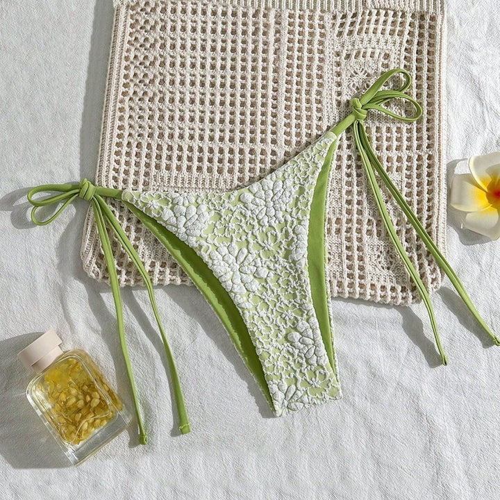 Damen Bikiniunterteil mit floralen Spitzenapplikationen Echo Archiv