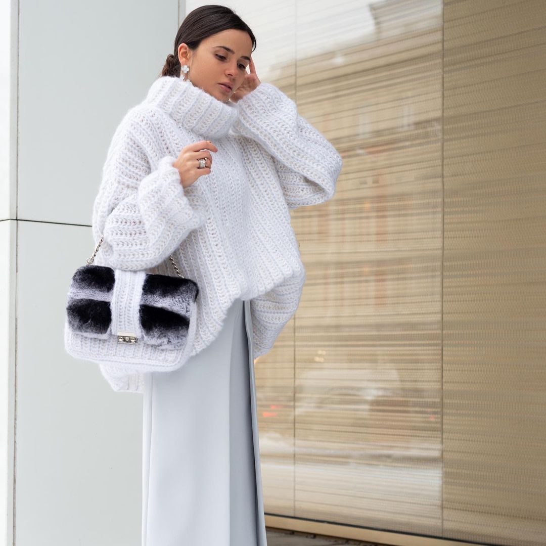 Damen Oversized Grobstrick-Rollkragenpullover mit voluminösen Ärmeln Echoarchiv