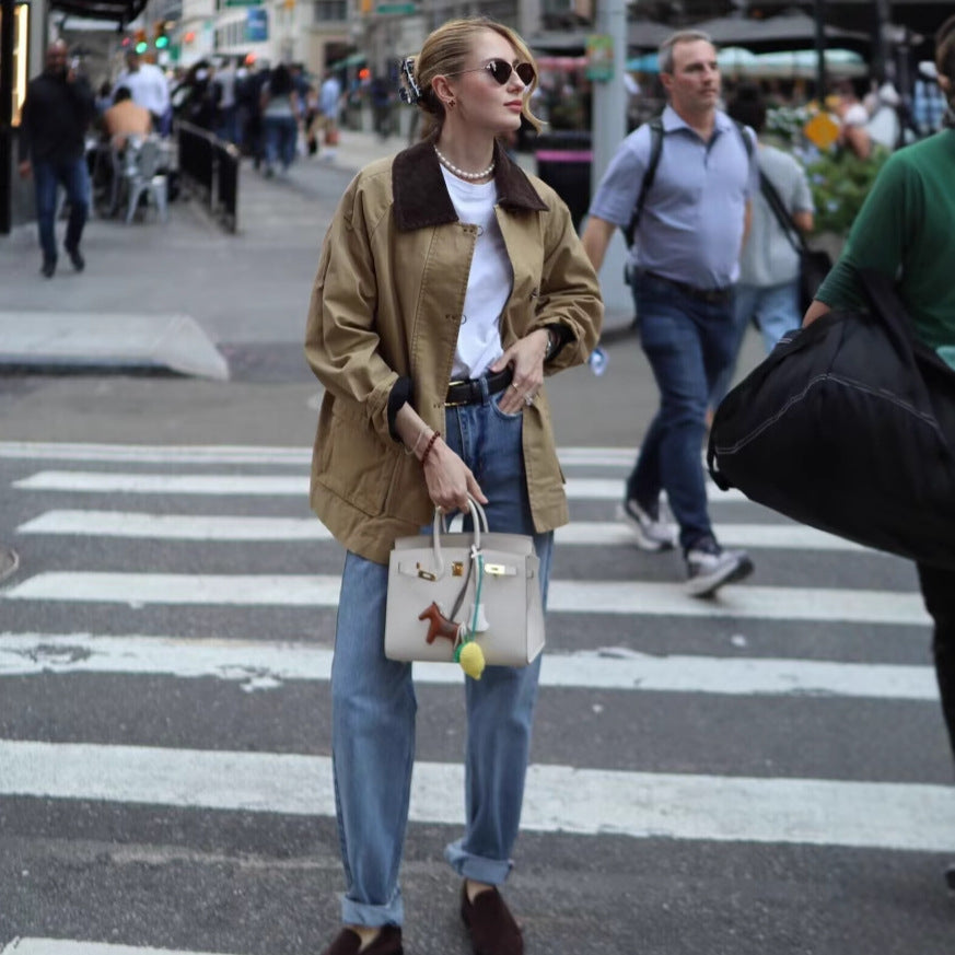 Damen kastige Fieldjacke mit Cordkragen, Knebelverschlüssen und großen Pattentaschen – Célinea