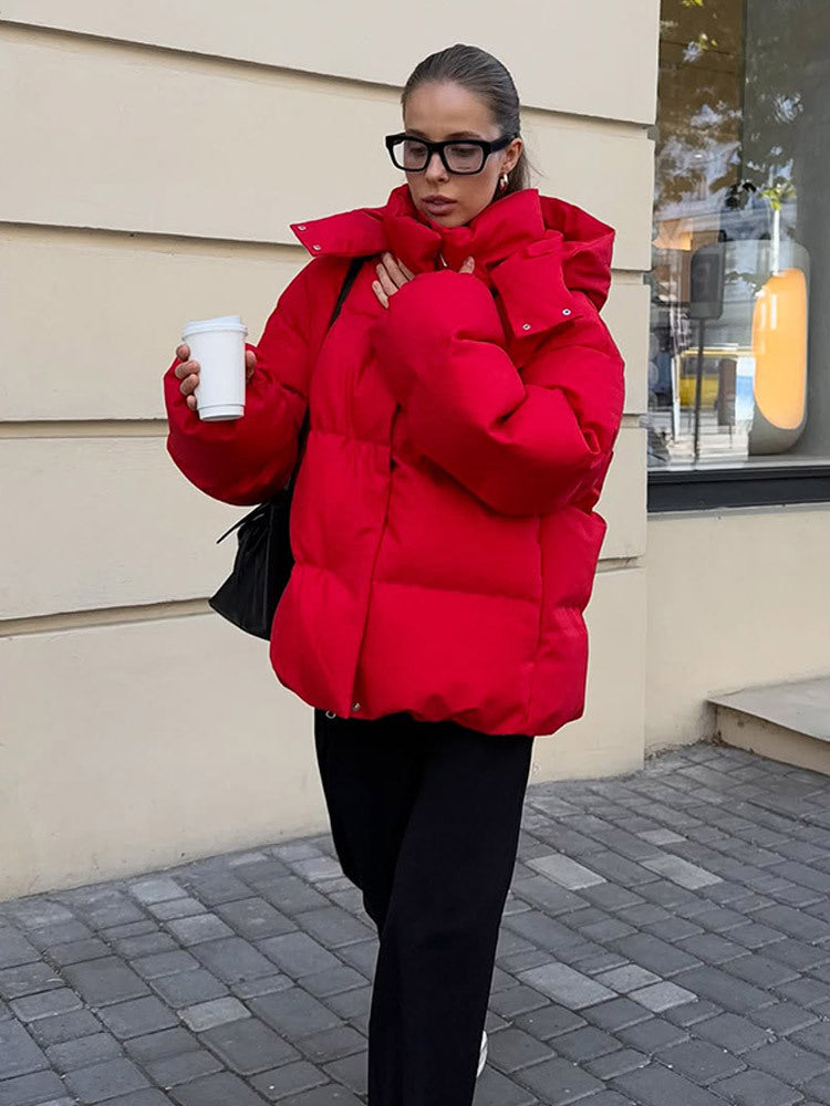 Damen Kurz geschnittene Stepp-Winterjacke mit hoher Kragenkapuze und wattierter Thermofütterung Echoarchiv