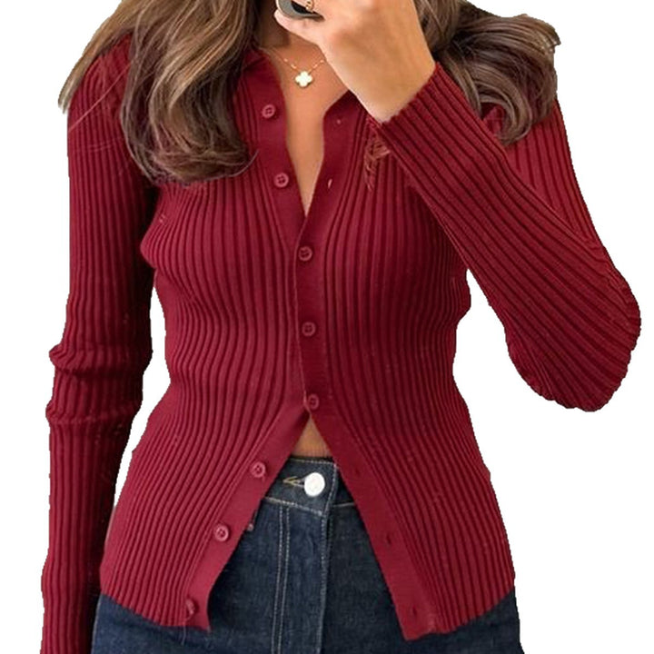 Damen taillierter Rippstrick-Cardigan mit verdeckter Knopfleiste und wellenförmigem Saum – Veloura