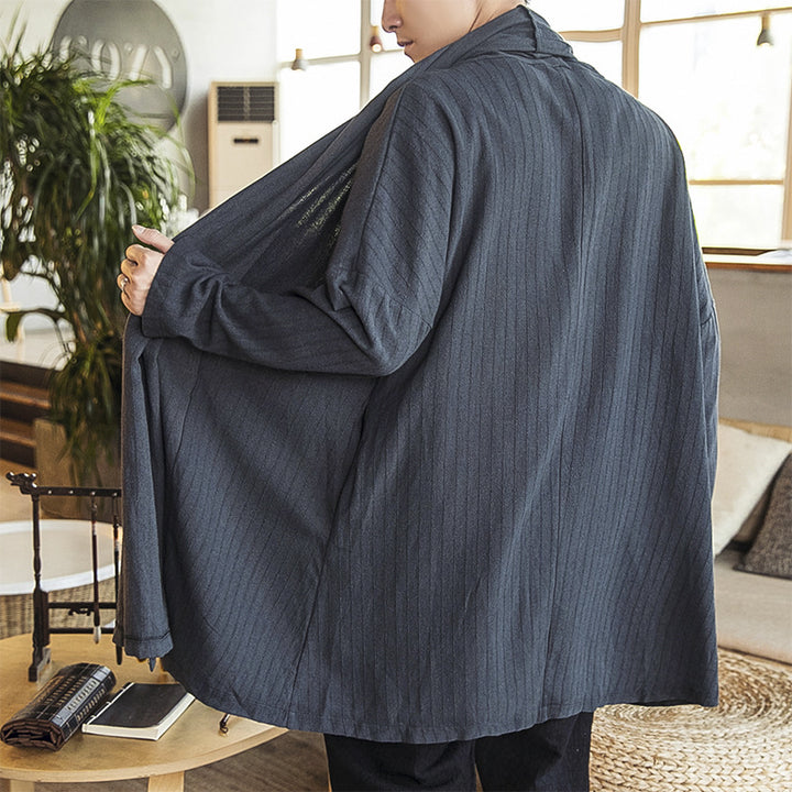 Herren lässige Kimono-Jacke mit elegantem Schnitt und weichem Gewebe Echoarchiv