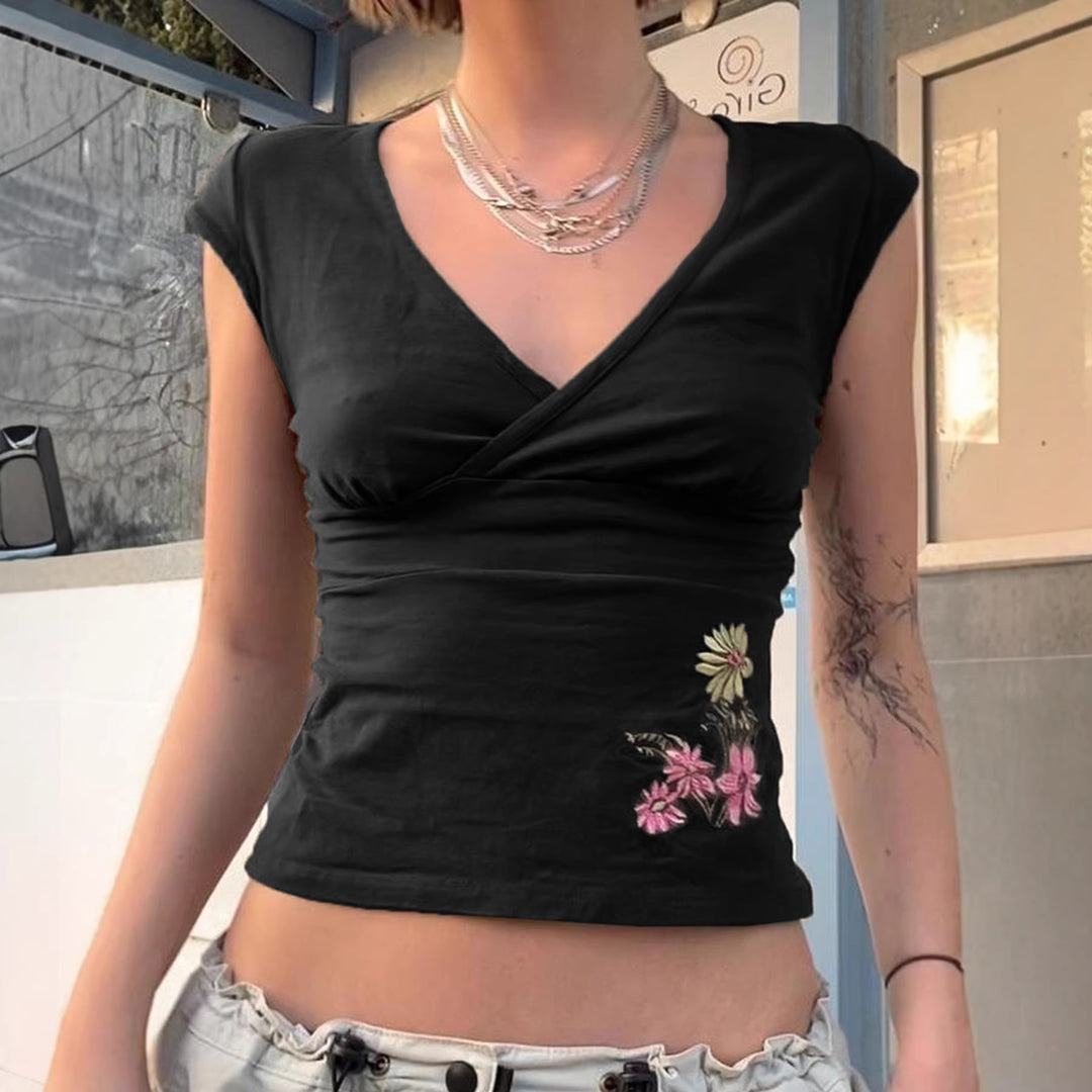 Damen figurbetontes Kurzarm-Shirt mit floralem Stickmuster Echo Archiv