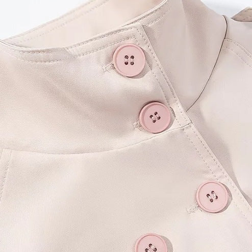 Damen Cropped Trenchjacke im Boxy-Cut mit Stehkragen, Schulterklappen und Taillengürtel Echo Archiv