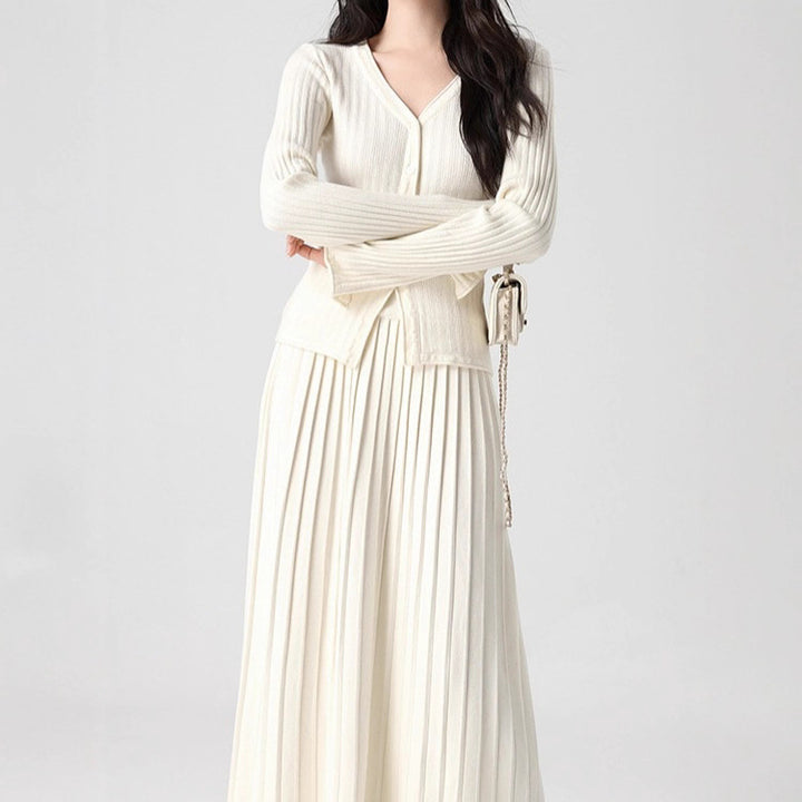 Damen Feines Strick-Set mit V-Ausschnitt Cardigan und plissiertem Maxirock Echoarchiv