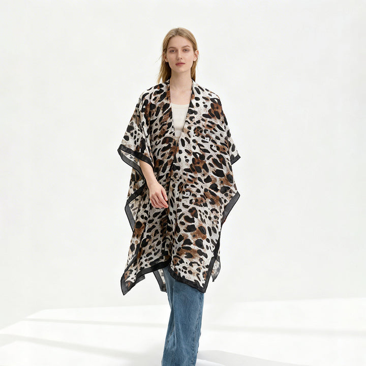 Damen Viskoseleichter Kimono-Überwurf im Oversize-Schnitt mit Leopardenjacquard – Célinea