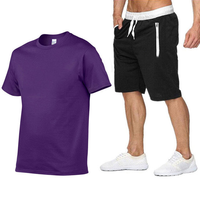 Herren sportliches T-Shirt und bequeme Shorts im lässigen Stil Echoarchiv