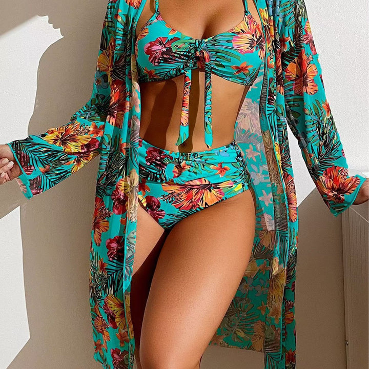 Damen Bikini-Set mit floralen Mustern und luftiger Kimono-Überjacke Echo Archiv