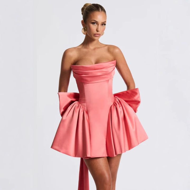 Damen Bandeau Cocktailkleid mit fließendem Rock und schwingendem Saum Echo Archiv