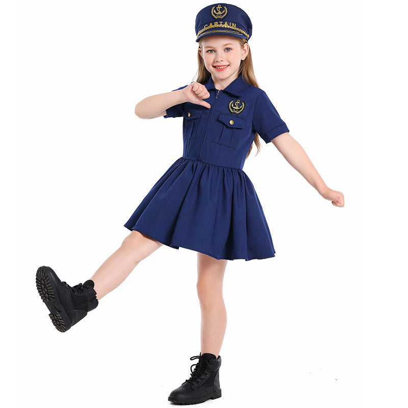 Mädchen Polizeikostüm mit Kleid und Mütze Echo Archiv