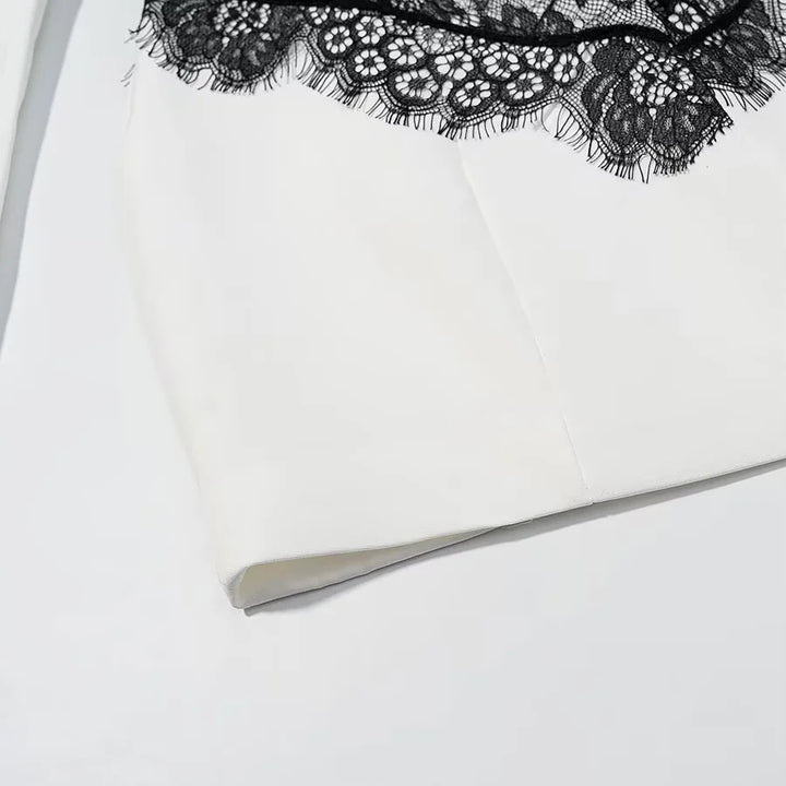 Damen nan Blazer mit integrierter Spitzen‑Corsage und taillierter Silhouette Echo Archiv