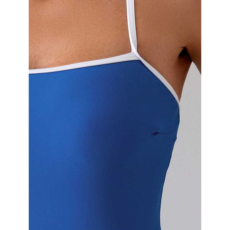 Damen einteiliges Badeoutfit mit modernem Schnitt und verstellbaren Trägern Echo Archiv