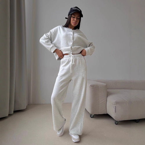 Damen Zweiteiliges Loungewear-Set aus Sweat mit geknöpfter Cropped-Jacke und weiter Kordelzughose – Avérine
