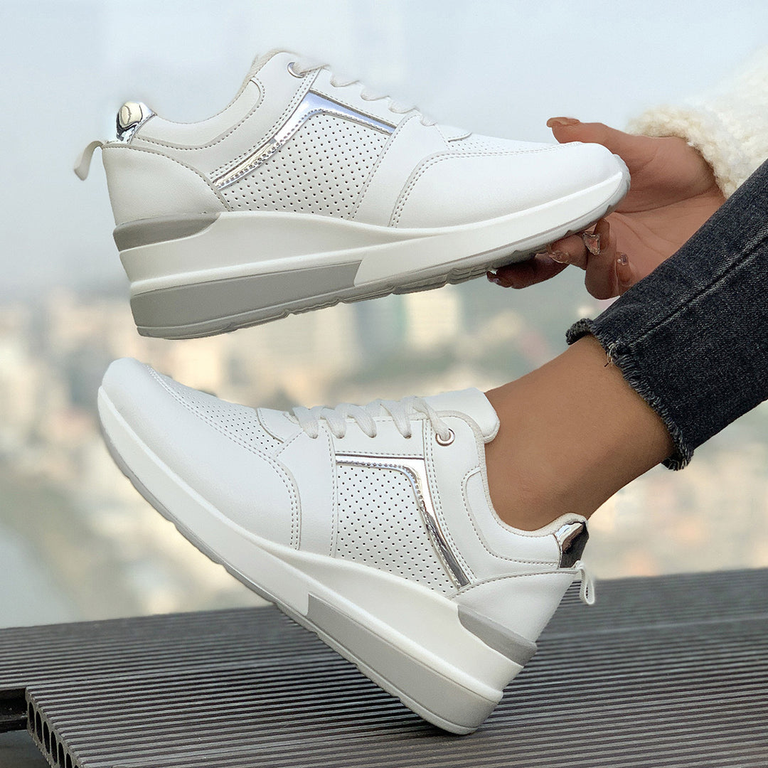 Damen Keilabsatz-Sneaker mit perforierten Einsätzen und Metallic-Details Echo Archiv
