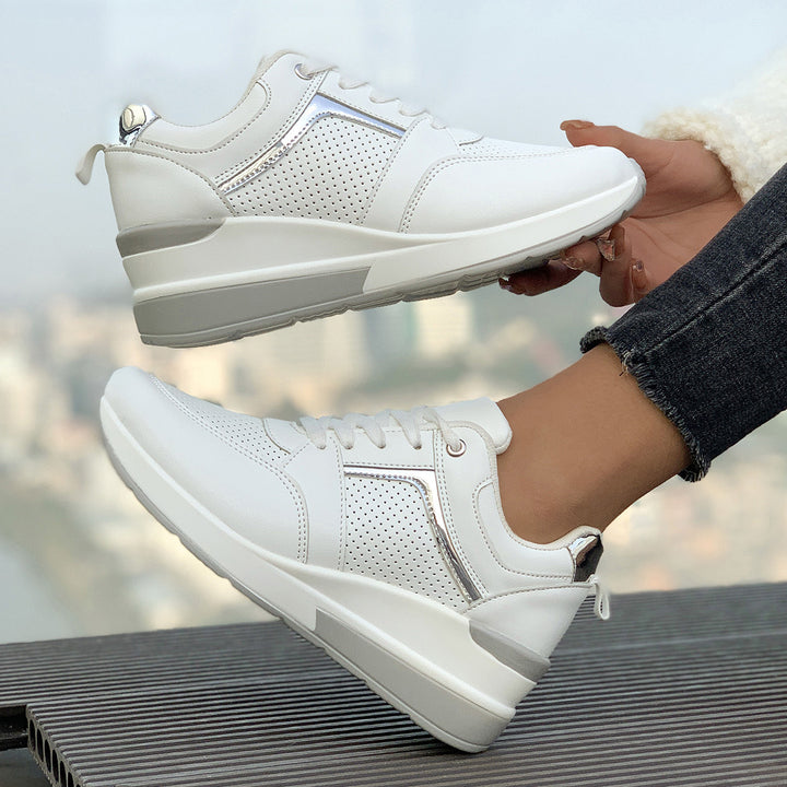 Damen Keilabsatz-Sneaker mit perforierten Einsätzen und Metallic-Details Echo Archiv