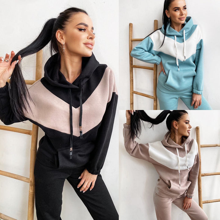 Damen zweiteiliges Loungewear-Set mit Chevron-Kapuzenpullover und taillierter Tapered-Jogginghose – Avérine