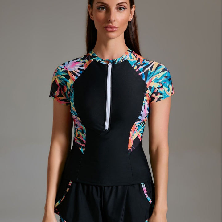 Damen Sportlicher Schwimmanzug mit innovativem Reißverschluss und stylischen kurzen Hosen Echo Archiv