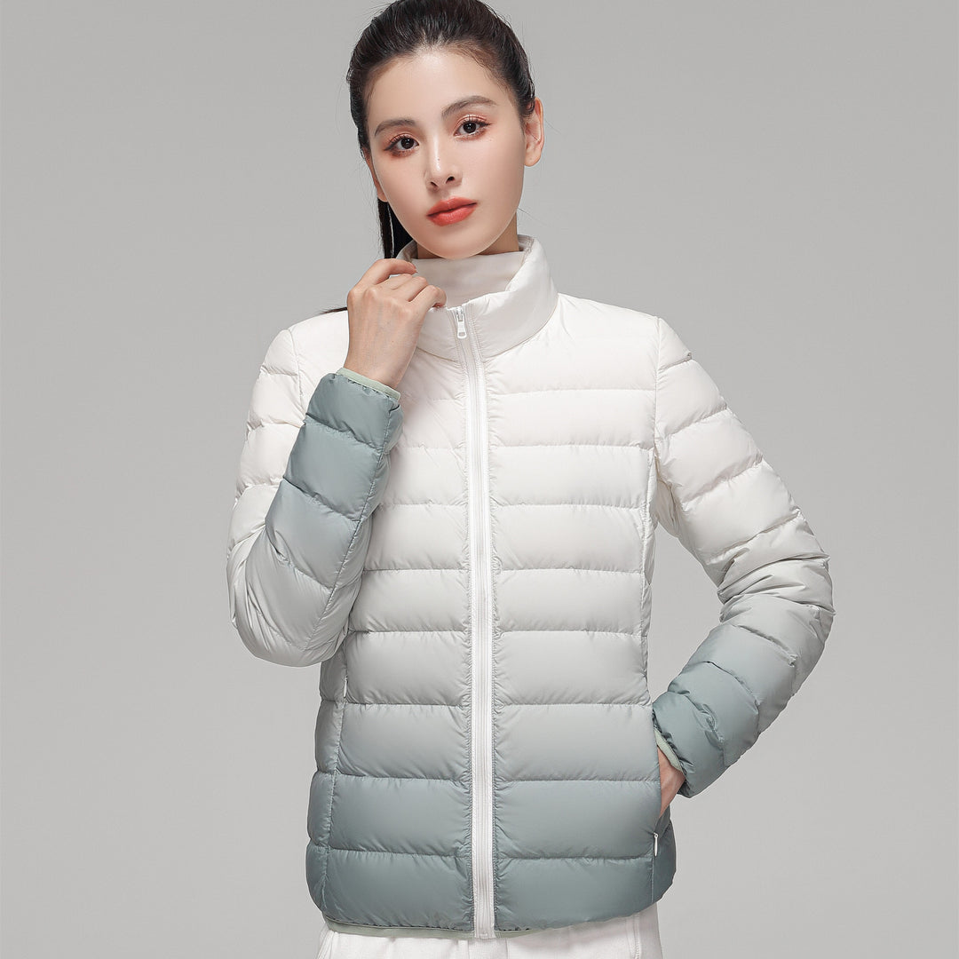 Damen ultraleichte Kapuzen-Steppjacke mit kompaktem Packmaß und windabweisender Hülle Echoarchiv