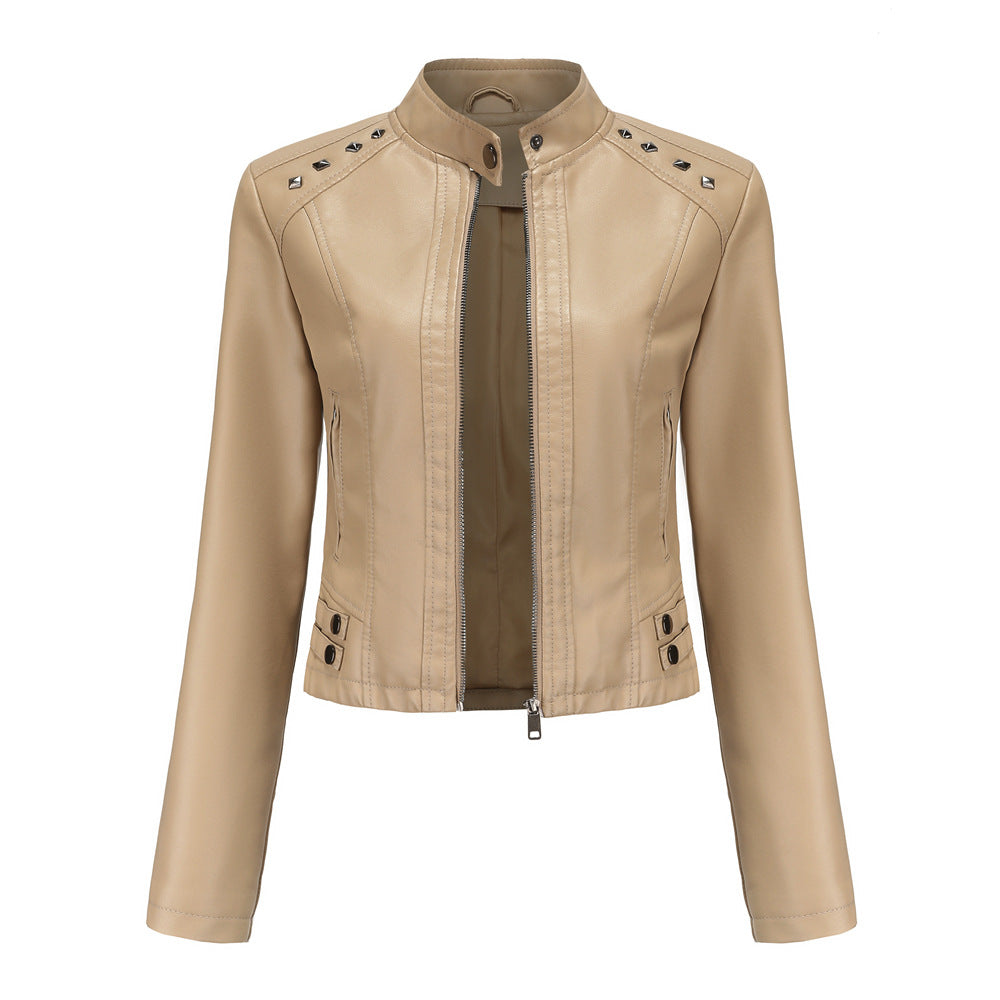 Damen nan kurze taillierte Kunstlederjacke mit Nietenbesatz und Stehkragen Echo Archiv