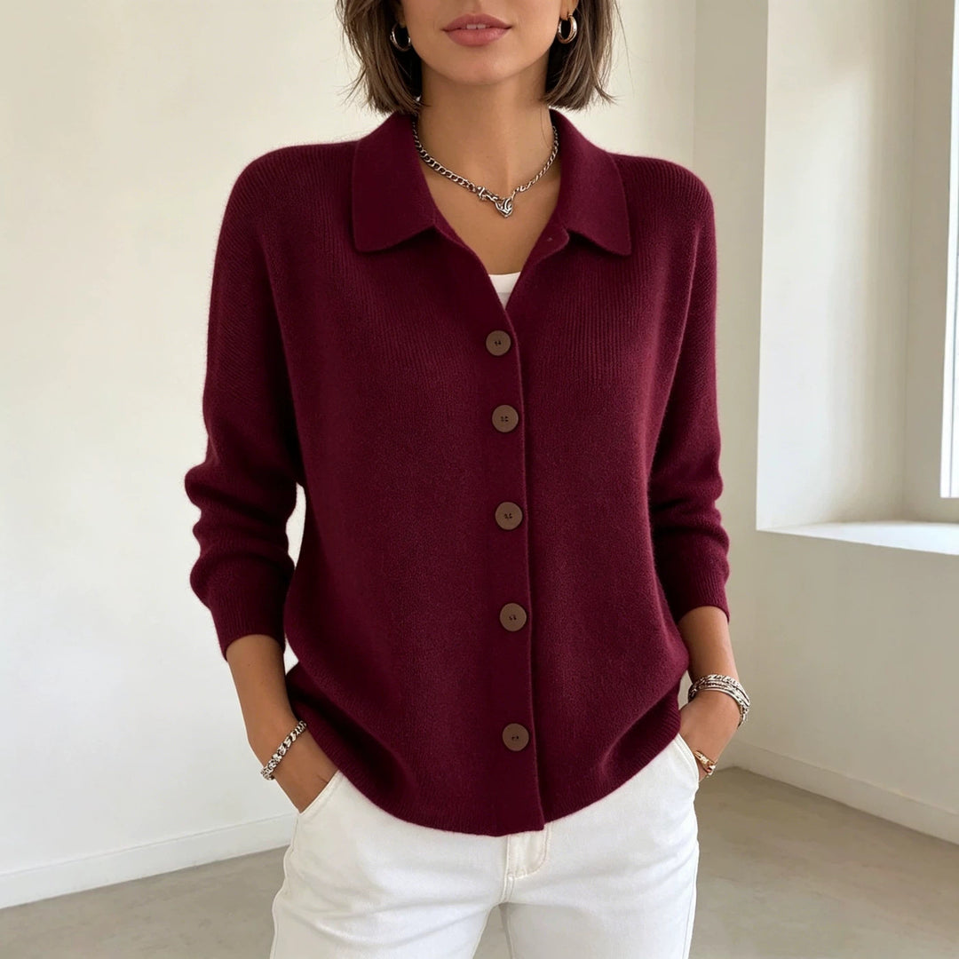 Damen Feinstrick-Cardigan mit Hemdkragen, entspannter Silhouette und Holzknöpfen – Veloura