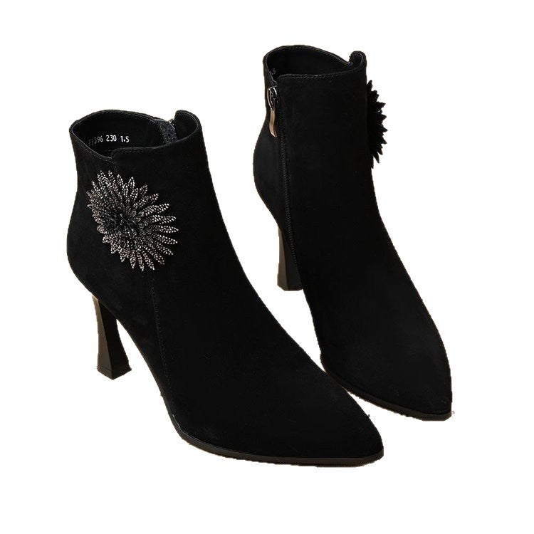 Damen Elegante Veloursleder Stiefeletten mit Glitzer-Pin Echo Archiv