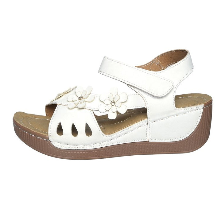 Damen Bequeme Sandalen mit Klettverschluss, gepolstertem Fußbett und Blütenapplikation – Sorelia