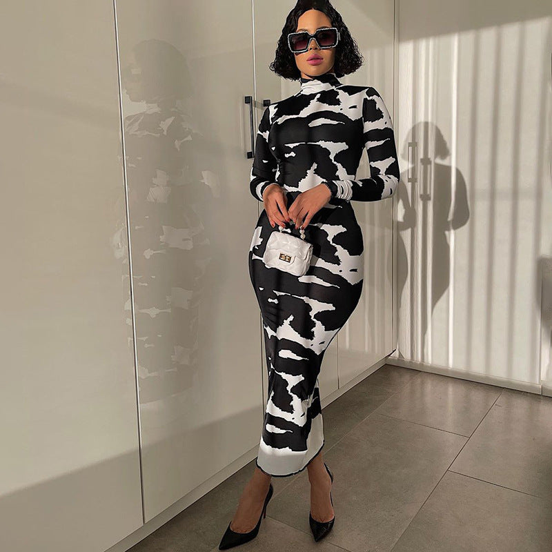Damen Figurbetontes Stretch-Midikleid mit Rollkragen und abstraktem Animalprint Echoarchiv