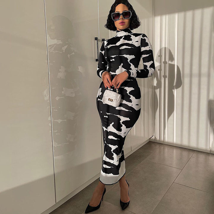 Damen Figurbetontes Stretch-Midikleid mit Rollkragen und abstraktem Animalprint Echoarchiv