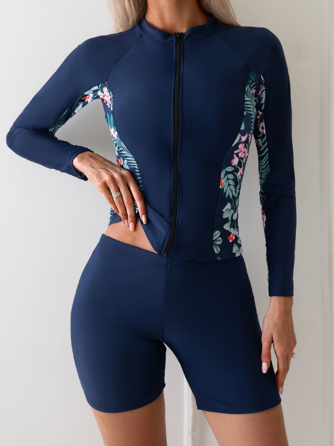Damen Surfanzug mit langem Arm und floralen Akzenten Echo Archiv