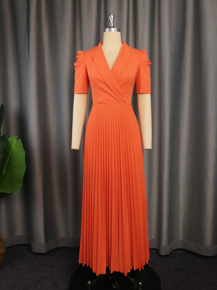 Damen elegantes Wickelkleid mit plissiertem Rock und Puffärmeln Echo Archiv