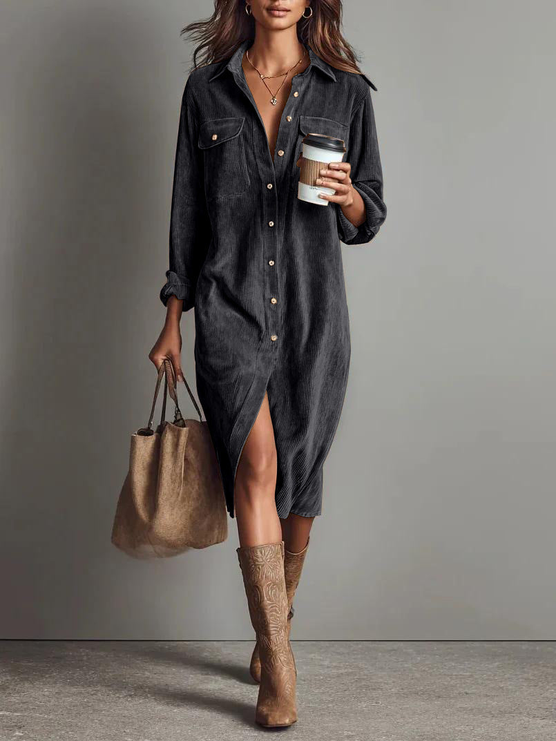 Damen Hemdblusenkleid aus Cord mit Brusttaschen, Knopfleiste und Schlitze Echoarchiv