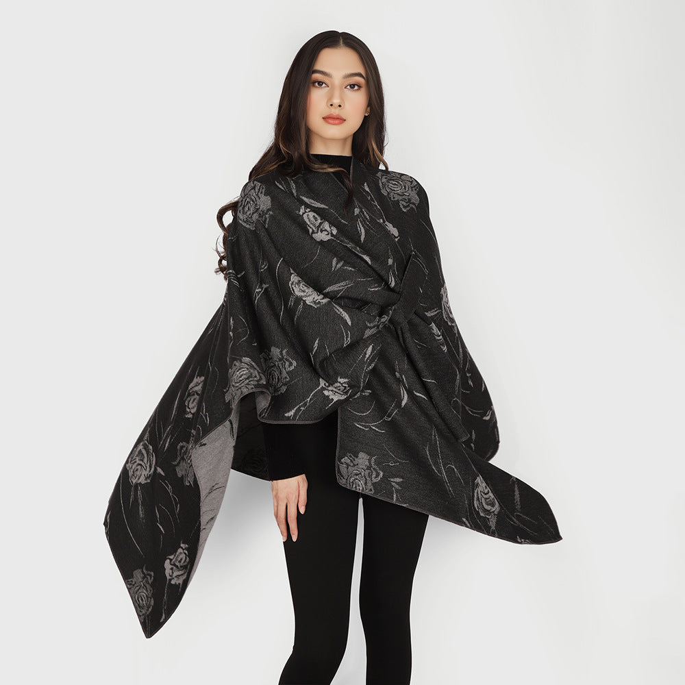 Damen Wendbarer Capeponcho mit Rosen-Jacquard und Bindegürtel Echo Archiv