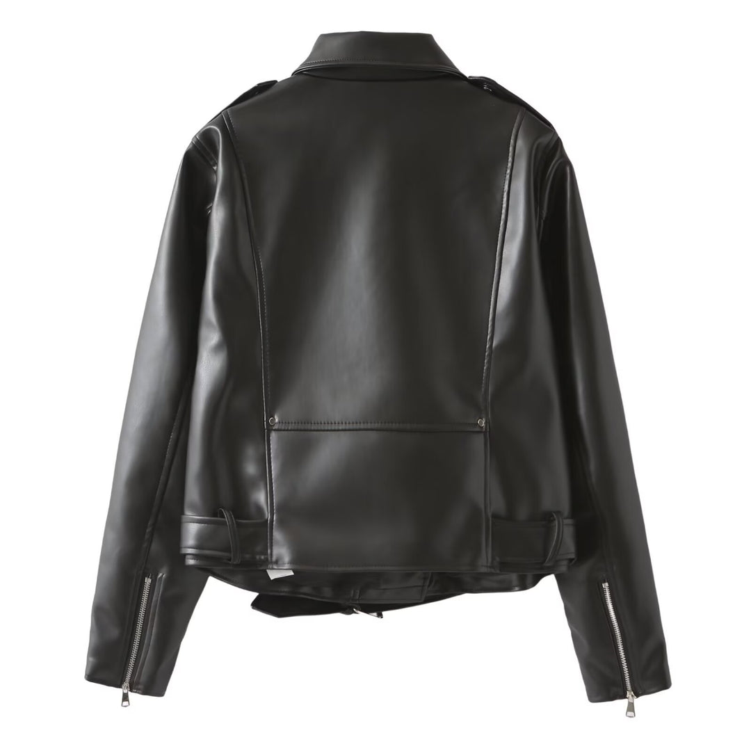 Damen Bikerjacke aus veganer Lederoptik mit Taillengürtel und asymmetrischem Reißverschluss Echoarchiv
