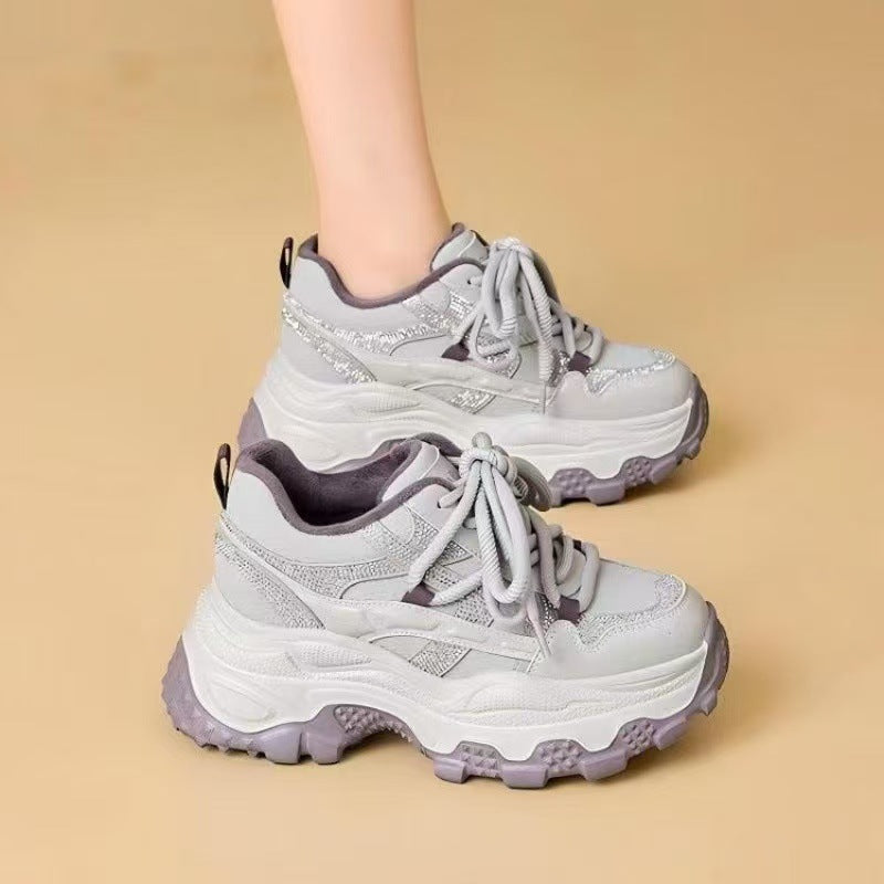 Damen Sportliche Sneakers mit auffälliger Dämpfung und glitzernden Akzenten Echo Archiv