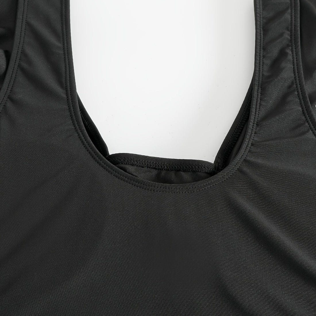 Damen figurbetonter Badeanzug mit elegantem Rüschendesign – Maréssa
