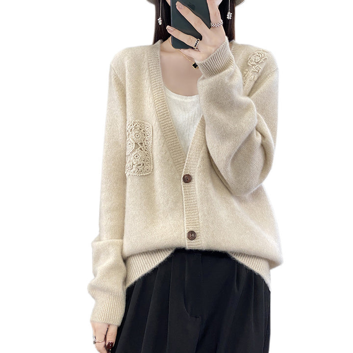 Damen Zweiteiliges Feinstrick‑Set mit Strickcardigan und Top sowie gehäkelten Blumenapplikationen Echoarchiv