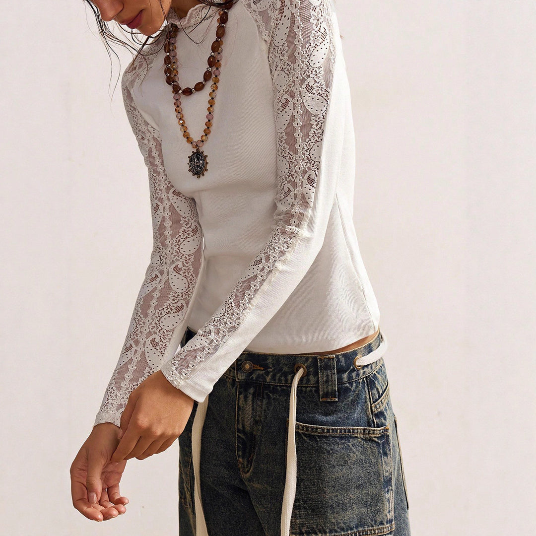 Damen Feinstrick-Langarmshirt mit Spitzenärmeln und Stehkragen – Avérine