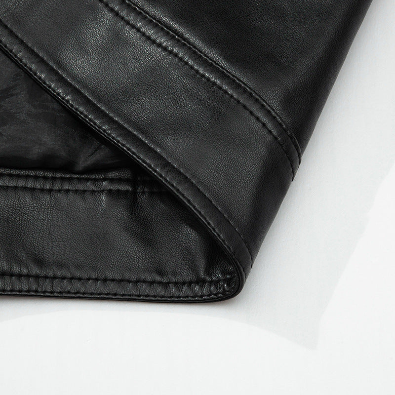 Herren Slim-Fit Kunstleder-Reißverschlussjacke mit Stehkragen und Nahtpaneelen Echo Archiv