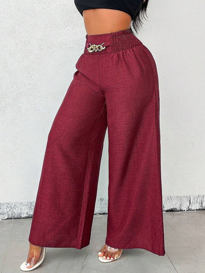 Damen Weite Leinenoptik-Hose mit hohem Smokbund und dekorativer Kettenapplikation – Avélisse
