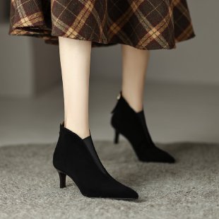 Damen Elegante spitze Stiefeletten mit raffinierter Fersenöffnung Echo Archiv
