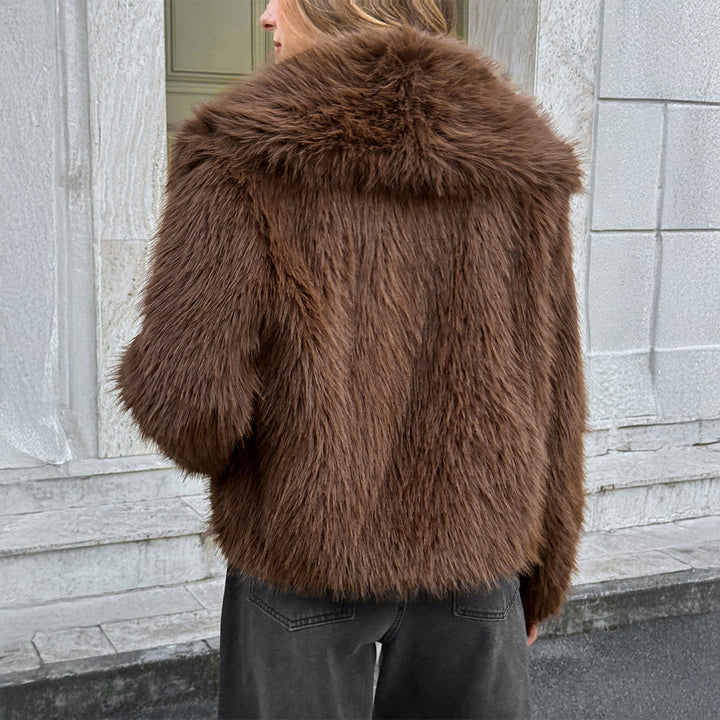 Damen kurzer Faux‑Fur‑Mantel mit breitem Stehkragen, dichter Flor und wärmender Innenfütterung – Avérine