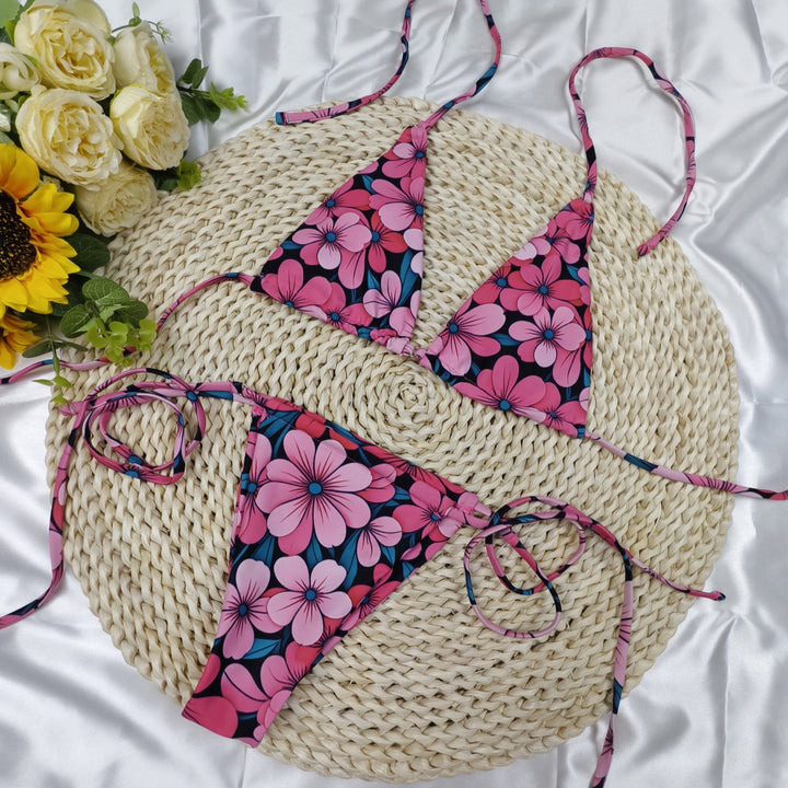Damen Triangel-Bikini mit verstellbaren Bändern und elegantem minimalistischem Design Echo Archiv