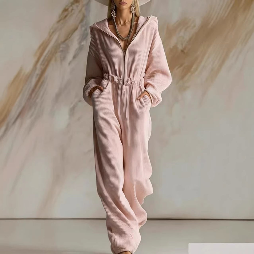 Damen Plissierter Kapuzen-Jumpsuit mit Reißverschluss und elastischer Taille – Solévia