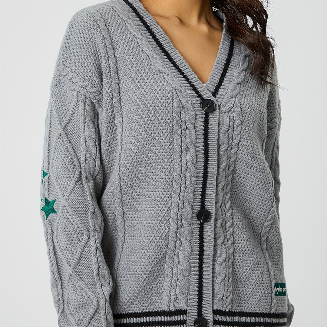 Damen nan oversized Zopfstrick Cardigan mit V-Ausschnitt und kontrastierenden Strickkanten Echo Archiv