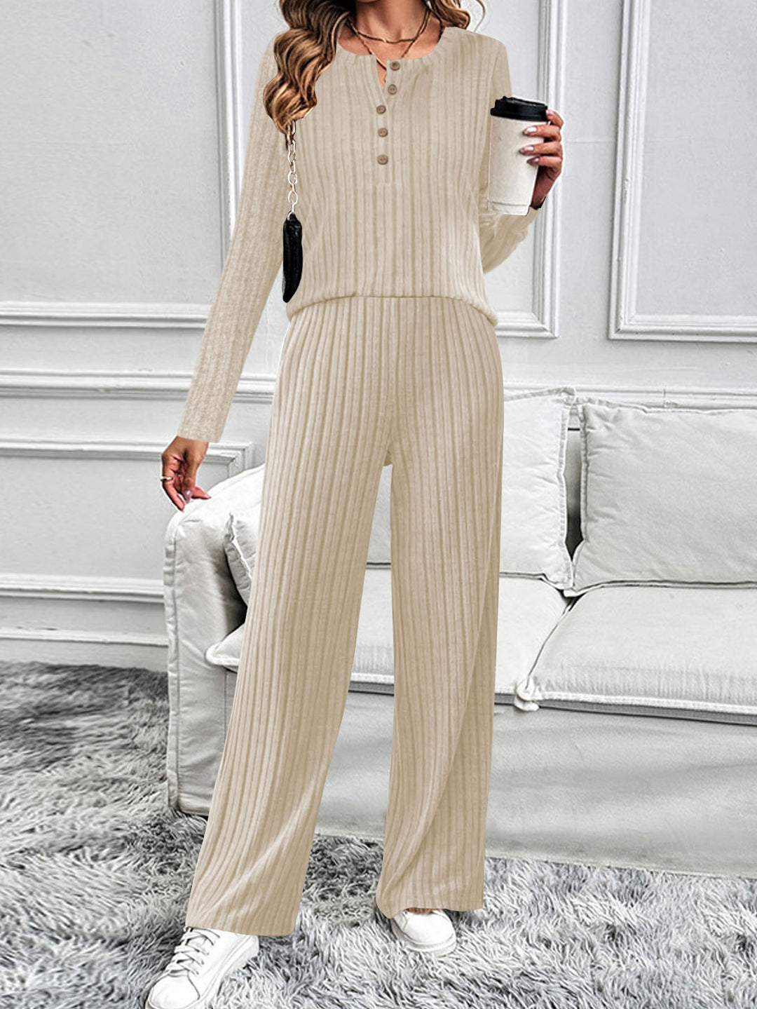 Damen Geripptes Lounge-Zweiteiler mit Henley-Top und weiter Palazzohose – Élanora