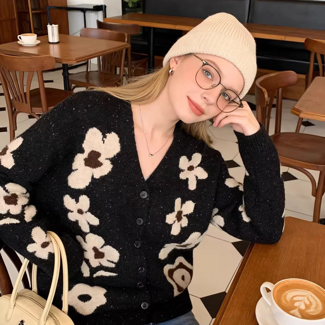Damen Strickcardigan mit Leopardenjacquard, perlenverzierten Zierknöpfen und kurzem Saum Echo Archiv