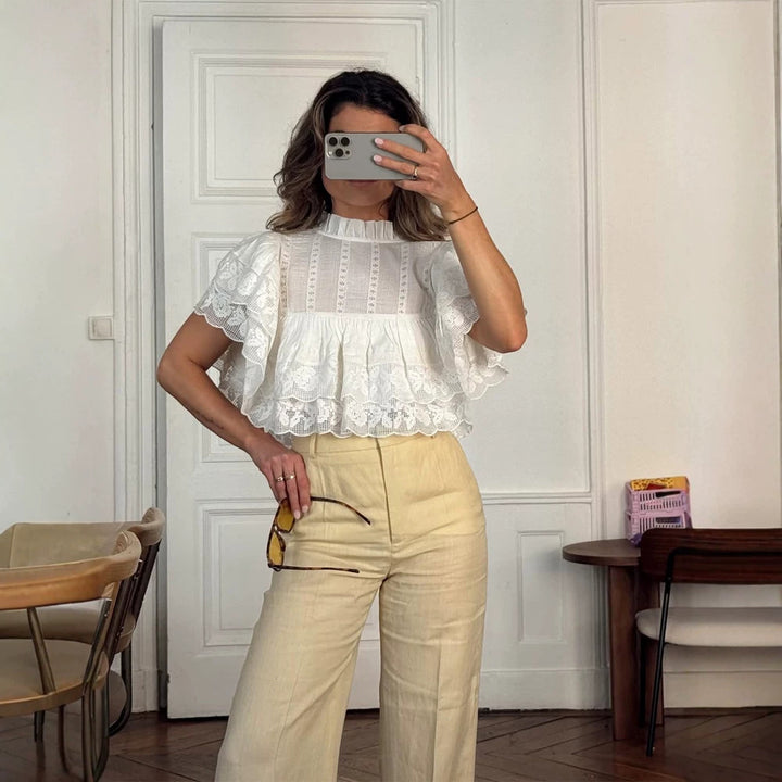 Damen Spitzenbluse im Cropped-Volantstil mit Stehkragen und Lagenrüschen Echoarchiv