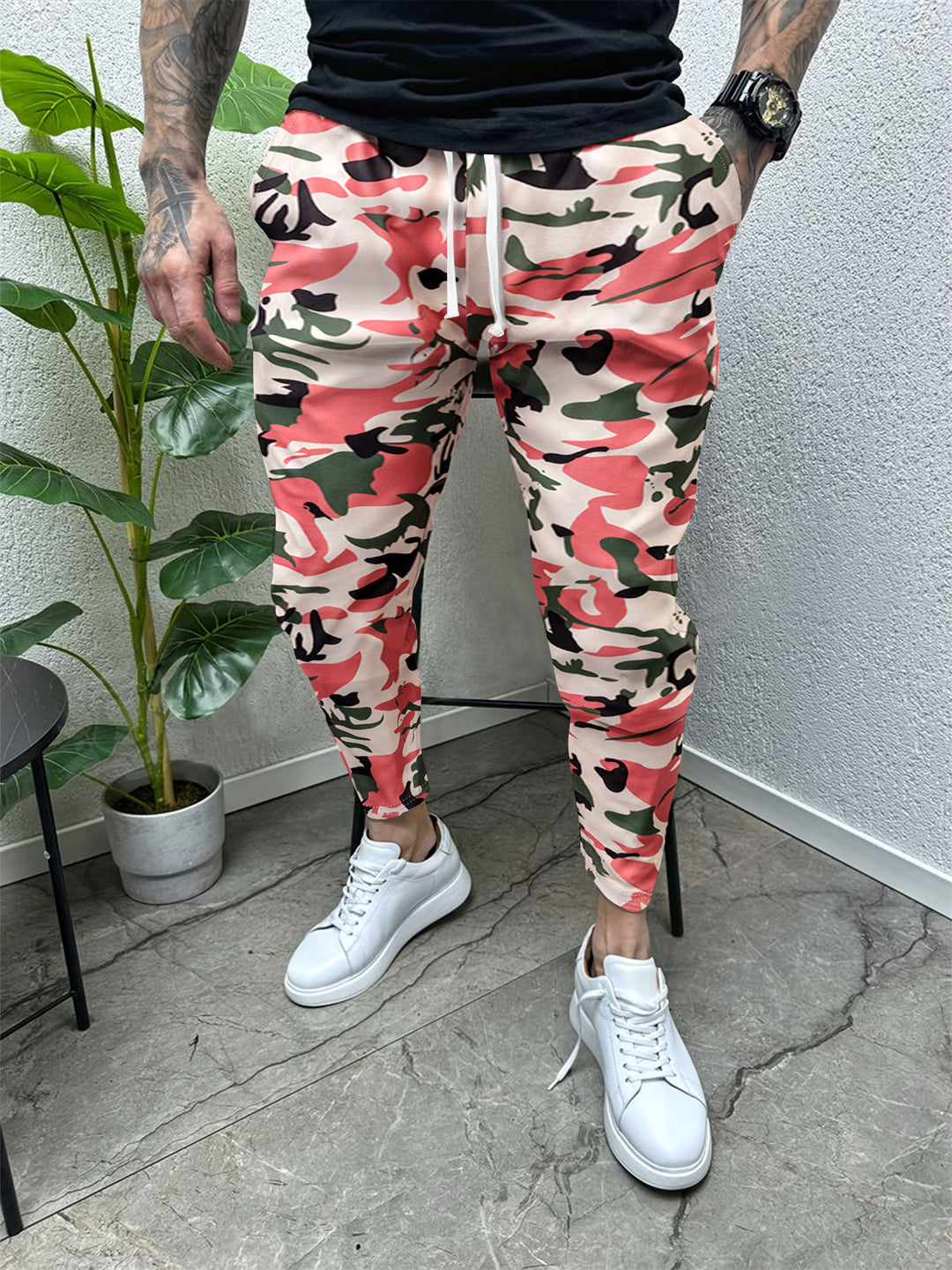 Herren Jogging-Hosen im modernen Camouflage-Stil Echoarchiv