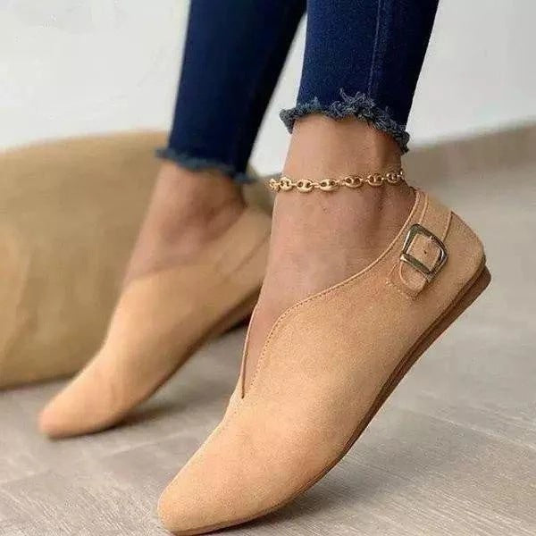 Damen Flache Slipper-Ballerina mit spitz zulaufender Vorderkappe, V‑Ausschnitt und Zierschnalle – Lioré